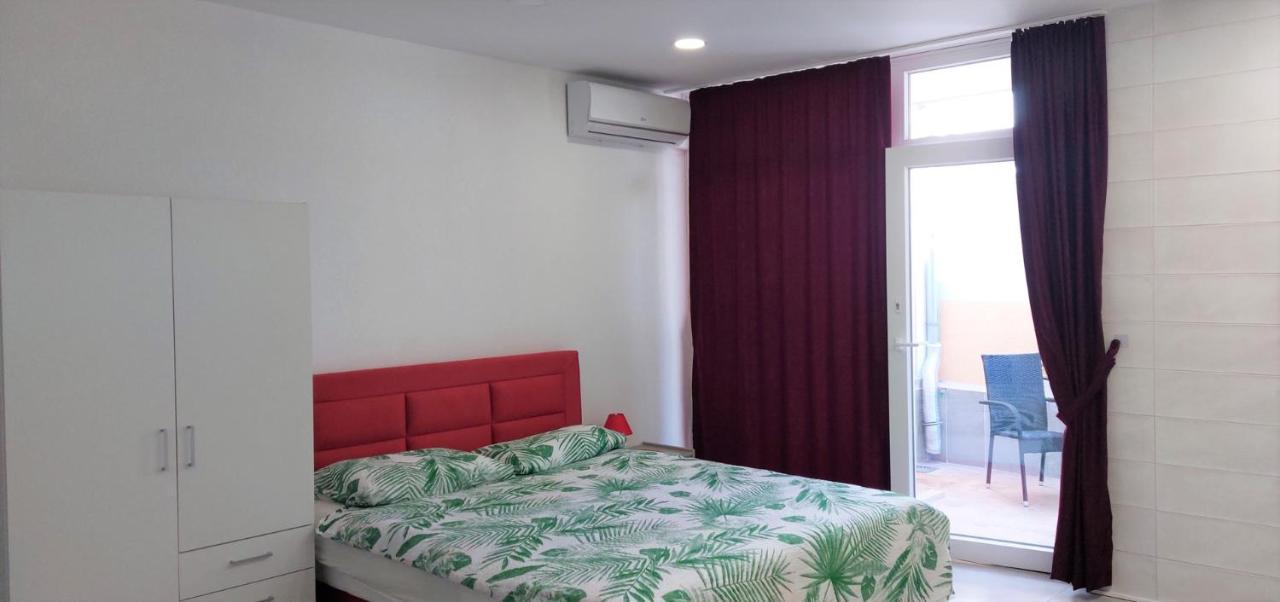 Amore House With Apartment ウマグ エクステリア 写真